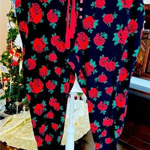 Torrid Rose Capris plus size